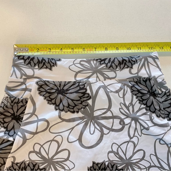 Runningskirt.com Capri Athletic Skort Sz 4 / 10-12 - Picture 9 of 12